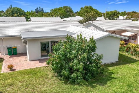 House in Tamarac, Florida 2 bedrooms, 113.9 sq.m. № 1700698 - photo 8