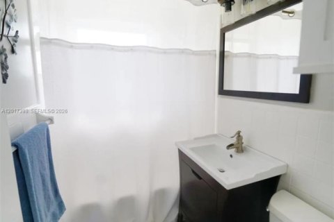 Villa ou maison à louer à Fort Lauderdale, Floride: 3 chambres, 144 m2 № 2153783 - photo 7