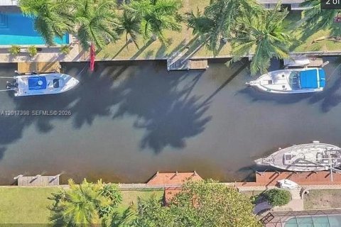 Villa ou maison à louer à Fort Lauderdale, Floride: 3 chambres, 144 m2 № 2153783 - photo 23