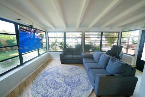 Villa ou maison à louer à Fort Lauderdale, Floride: 3 chambres, 144 m2 № 2153783 - photo 10