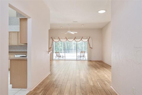 Villa ou maison à vendre à Lady Lake, Floride: 3 chambres, 183.85 m2 № 2209019 - photo 5
