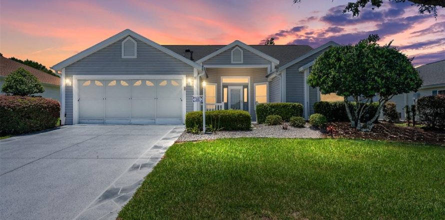 Villa ou maison à Lady Lake, Floride 3 chambres, 183.85 m2 № 2209019