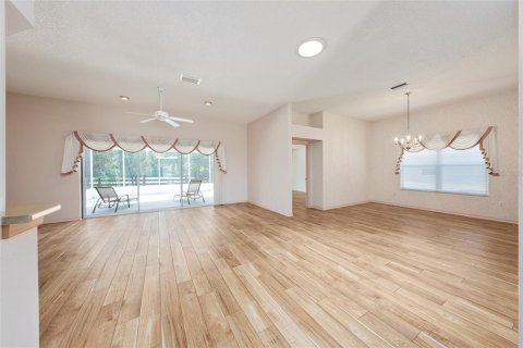 Villa ou maison à vendre à Lady Lake, Floride: 3 chambres, 183.85 m2 № 2209019 - photo 6