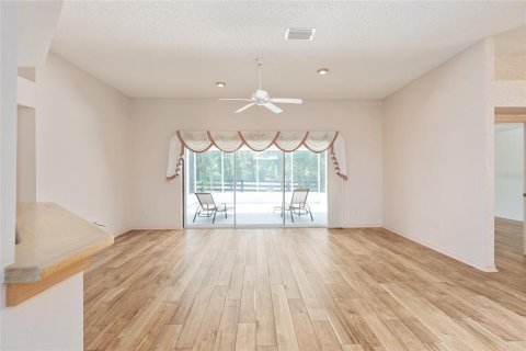 Villa ou maison à vendre à Lady Lake, Floride: 3 chambres, 183.85 m2 № 2209019 - photo 7