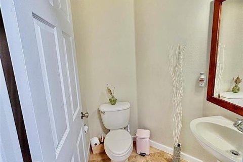 Townhouse in Windermere, Florida 2 bedrooms, 121.79 sq.m. № 2351582 - photo 22