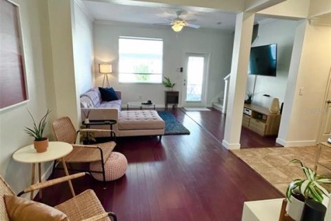 Townhouse in Windermere, Florida 2 bedrooms, 121.79 sq.m. № 2351582 - photo 18