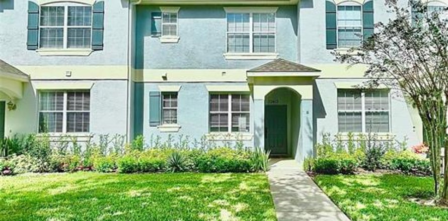 Townhouse in Windermere, Florida 2 bedrooms, 121.79 sq.m. № 2351582
