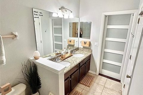 Townhouse in Windermere, Florida 2 bedrooms, 121.79 sq.m. № 2351582 - photo 28
