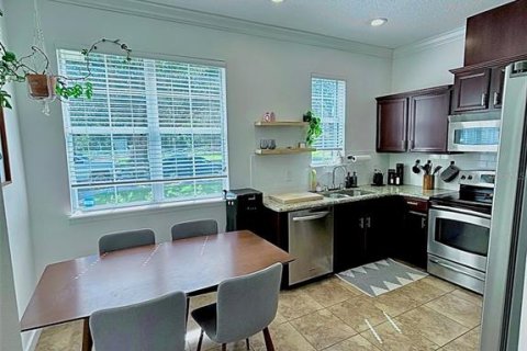Townhouse in Windermere, Florida 2 bedrooms, 121.79 sq.m. № 2351582 - photo 9