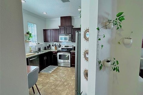 Townhouse in Windermere, Florida 2 bedrooms, 121.79 sq.m. № 2351582 - photo 8