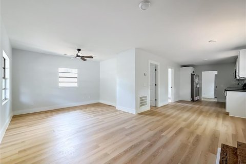 Casa en venta en Tampa, Florida, 4 dormitorios, 144.46 m2 № 2114663 - foto 5