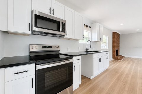 Casa en venta en Tampa, Florida, 4 dormitorios, 144.46 m2 № 2114663 - foto 10
