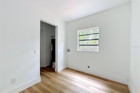 Casa en venta en Tampa, Florida, 4 dormitorios, 144.46 m2 № 2114663 - foto 23