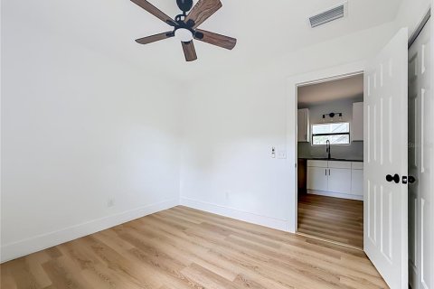 Casa en venta en Tampa, Florida, 4 dormitorios, 144.46 m2 № 2114663 - foto 13