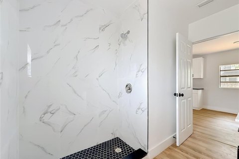 Casa en venta en Tampa, Florida, 4 dormitorios, 144.46 m2 № 2114663 - foto 21
