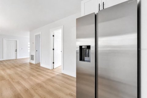 Casa en venta en Tampa, Florida, 4 dormitorios, 144.46 m2 № 2114663 - foto 11