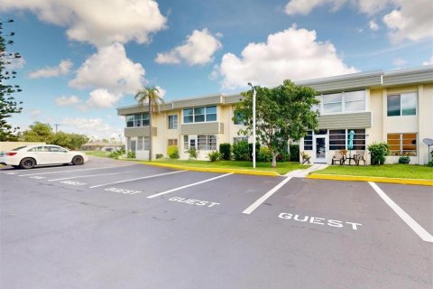 Condo in Port Charlotte, Florida, 2 bedrooms  № 1843202 - photo 25