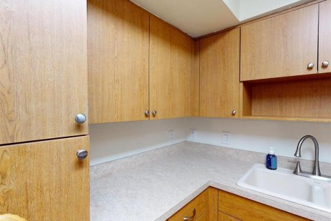 Condo in Port Charlotte, Florida, 2 bedrooms  № 1843202 - photo 9