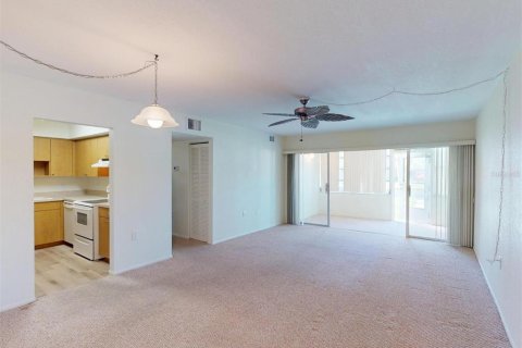 Condo in Port Charlotte, Florida, 2 bedrooms  № 1843202 - photo 2