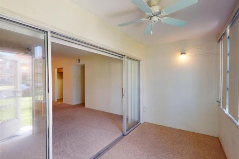 Condo in Port Charlotte, Florida, 2 bedrooms  № 1843202 - photo 10