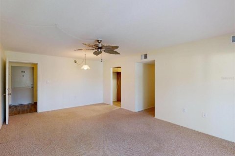 Condo in Port Charlotte, Florida, 2 bedrooms  № 1843202 - photo 5