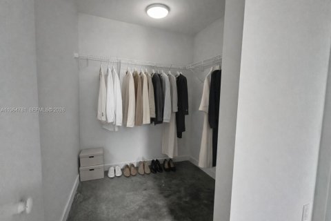 Condo in Miami, Florida, 2 bedrooms № 2081144 - photo 4