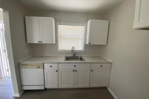 Casa en alquiler en Tampa, Florida, 3 dormitorios, 75.81 m2 № 1824550 - foto 10