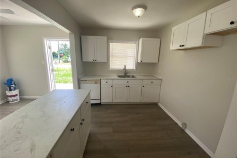 Casa en alquiler en Tampa, Florida, 3 dormitorios, 75.81 m2 № 1824550 - foto 9