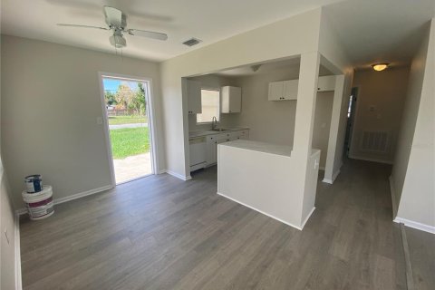 Casa en alquiler en Tampa, Florida, 3 dormitorios, 75.81 m2 № 1824550 - foto 5