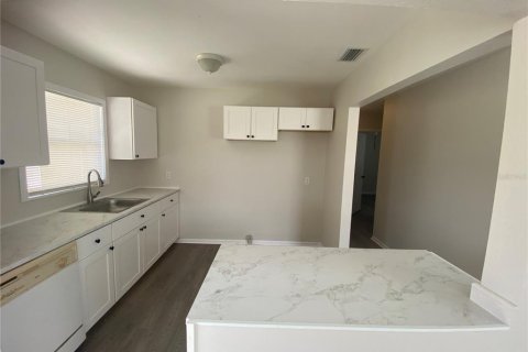 Casa en alquiler en Tampa, Florida, 3 dormitorios, 75.81 m2 № 1824550 - foto 8