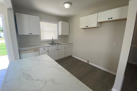 Casa en alquiler en Tampa, Florida, 3 dormitorios, 75.81 m2 № 1824550 - foto 12