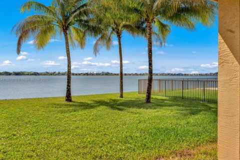 Casa en alquiler en Miramar, Florida, 5 dormitorios, 335.56 m2 № 1890437 - foto 27