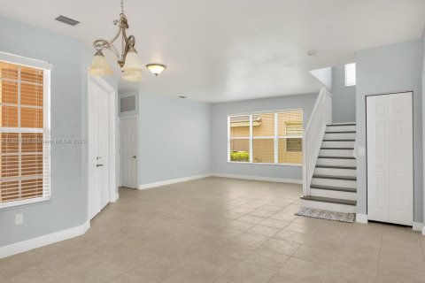 Casa en alquiler en Miramar, Florida, 5 dormitorios, 335.56 m2 № 1890437 - foto 30