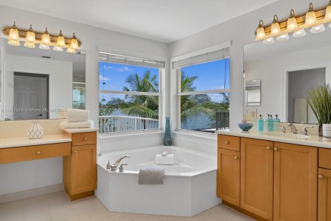 Casa en alquiler en Miramar, Florida, 5 dormitorios, 335.56 m2 № 1890437 - foto 22