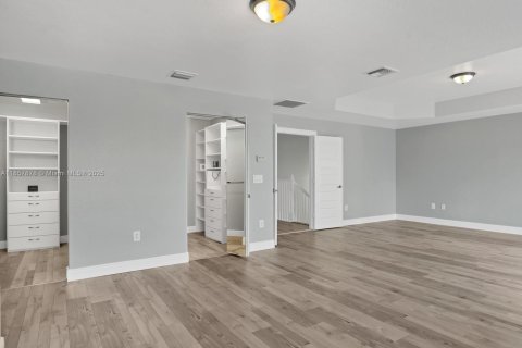 Casa en alquiler en Miramar, Florida, 5 dormitorios, 335.56 m2 № 1890437 - foto 11