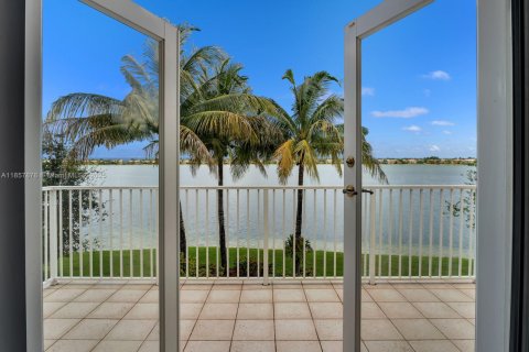 Casa en alquiler en Miramar, Florida, 5 dormitorios, 335.56 m2 № 1890437 - foto 2