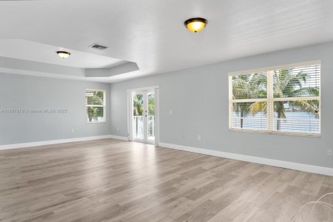 Casa en alquiler en Miramar, Florida, 5 dormitorios, 335.56 m2 № 1890437 - foto 21