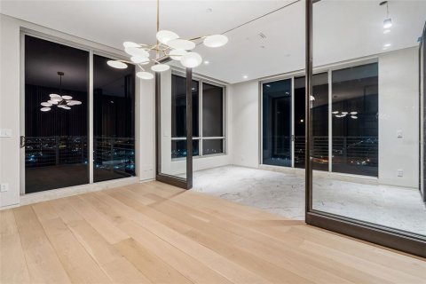 Condo in Tampa, Florida, 3 bedrooms № 2109927 - photo 11