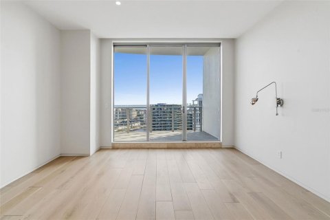 Condo in Tampa, Florida, 3 bedrooms № 2109927 - photo 27