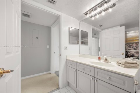 Copropriété à vendre à Sunny Isles Beach, Floride: 2 chambres, 117.99 m2 № 1927735 - photo 5