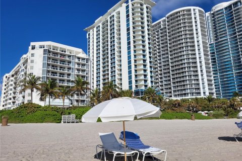 Copropriété à vendre à Sunny Isles Beach, Floride: 2 chambres, 117.99 m2 № 1927735 - photo 28