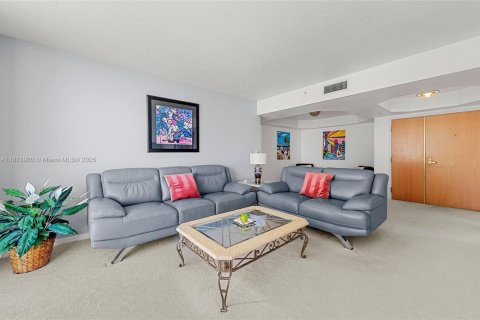 Copropriété à vendre à Sunny Isles Beach, Floride: 2 chambres, 117.99 m2 № 1927735 - photo 12
