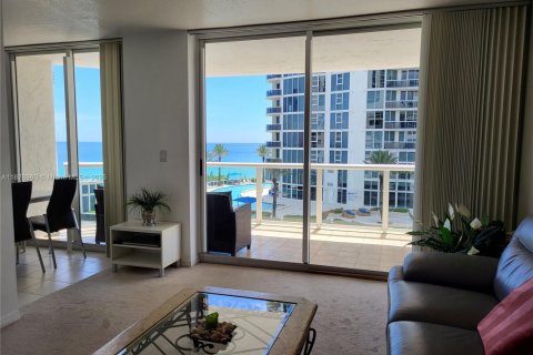 Copropriété à vendre à Sunny Isles Beach, Floride: 2 chambres, 117.99 m2 № 1927735 - photo 13
