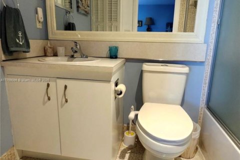 Condominio en venta en Deerfield Beach, Florida, 1 dormitorio, 68.56 m2 № 1691386 - foto 26