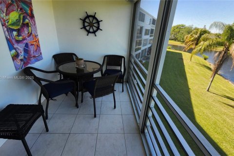 Condominio en venta en Deerfield Beach, Florida, 1 dormitorio, 68.56 m2 № 1691386 - foto 2
