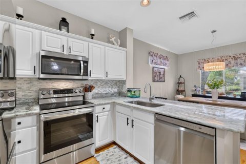House in Summerfield, Florida 2 bedrooms, 117.24 sq.m. № 2225432 - photo 4