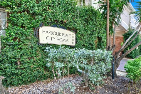 Condo in Tampa, Florida, 1 bedroom  № 2115059 - photo 25