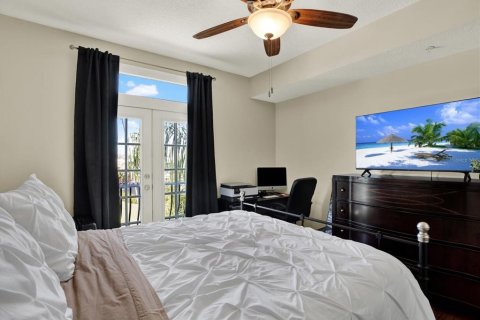 Condo in Tampa, Florida, 1 bedroom  № 2115059 - photo 13