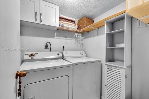 Купить кондоминиум в Майами, Флорида 3 спальни, 115.2м2, № 2048628 - фото 23