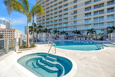 Copropriété à louer à Saint Petersburg, Floride: 2 chambres, 125.23 m2 № 2106930 - photo 27